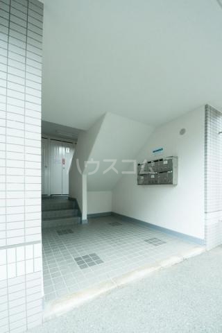 2/4 エントランス