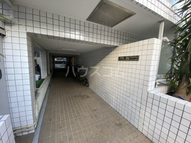 25/30 エントランス