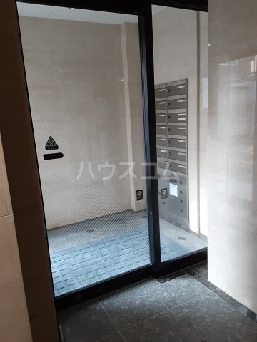 26/30 エントランス
