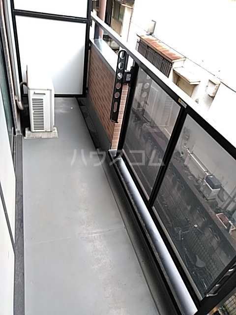 16/27 バルコニー