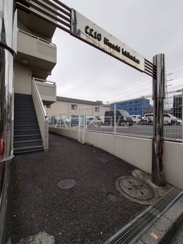 26/30 エントランス