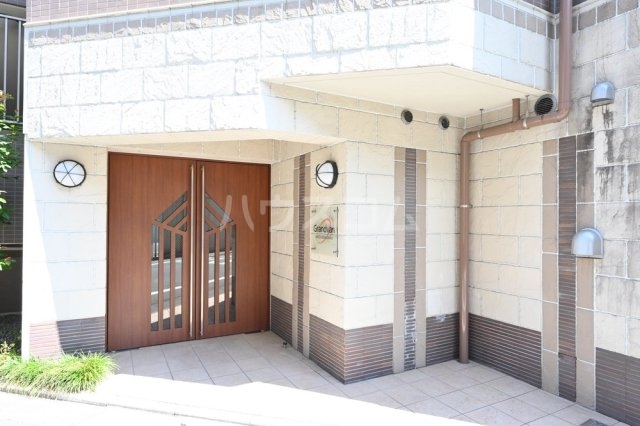 19/25 エントランス