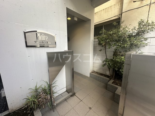 20/23 エントランス