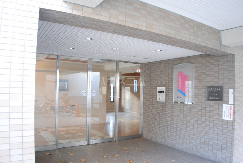 20/29 エントランス