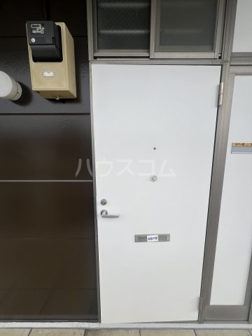 24/30 エントランス