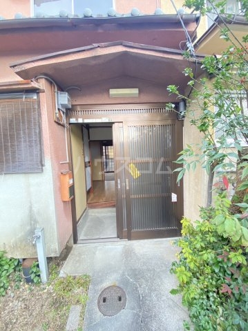 20/30 エントランス