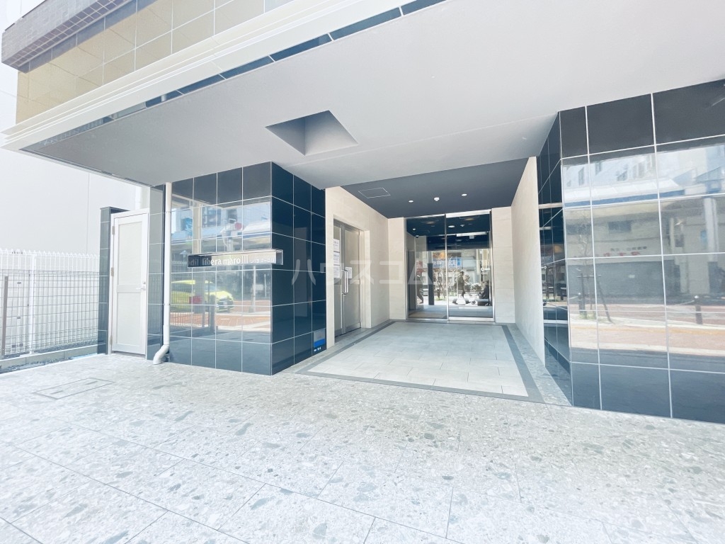 28/30 エントランス