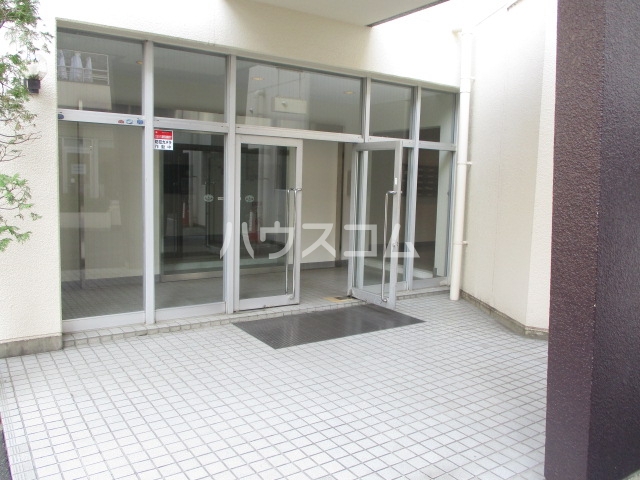 16/25 エントランス