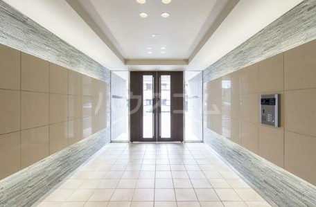 26/30 エントランス