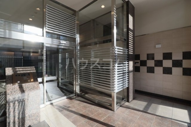 14/17 エントランス