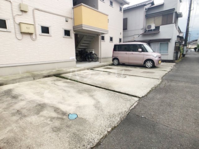 24/27 駐車場