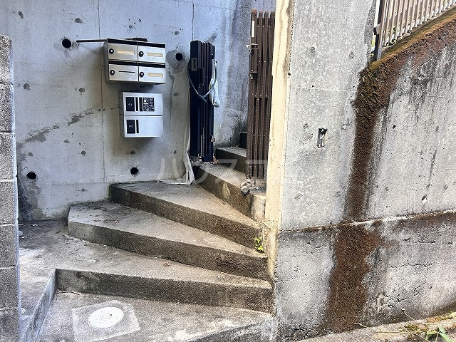 3/4 エントランス