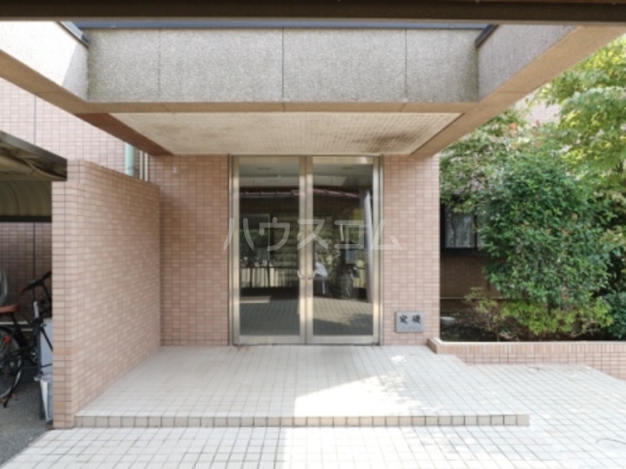 16/25 エントランス