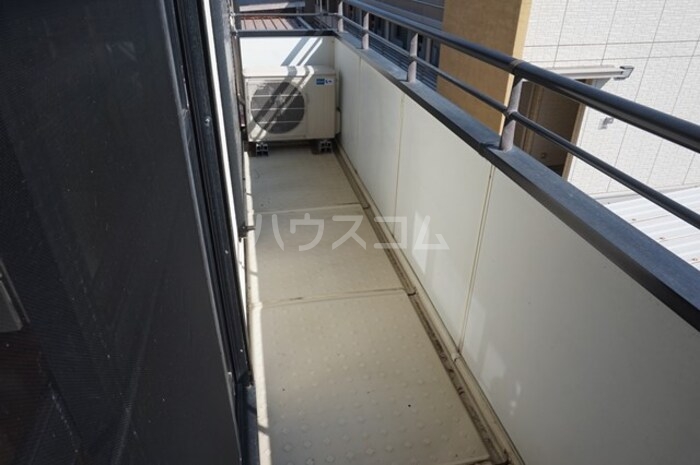 13/19 バルコニー