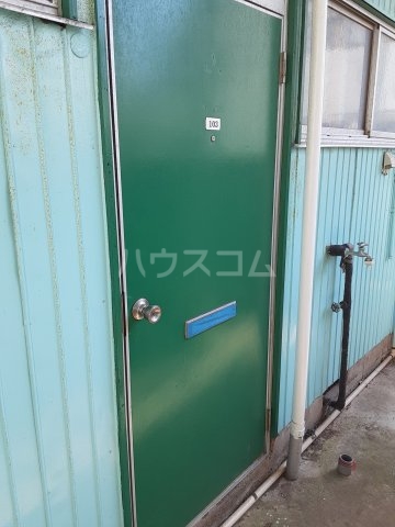 23/30 エントランス