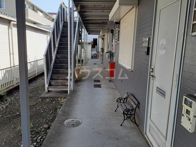 24/30 エントランス