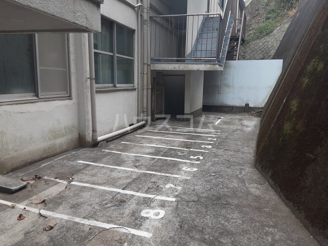 14/18 駐車場