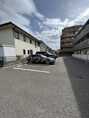 22/30 駐車場
