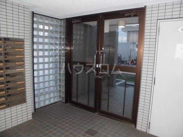 20/29 エントランス