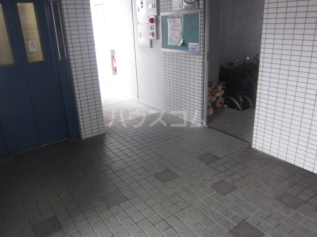 21/29 エントランス