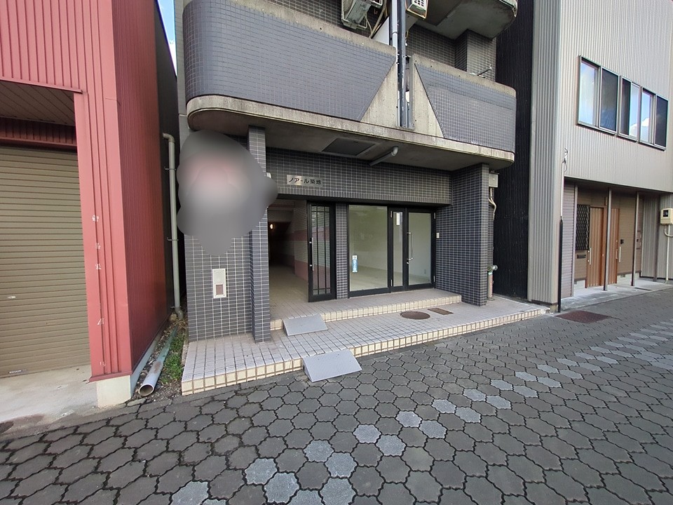 21/29 エントランス