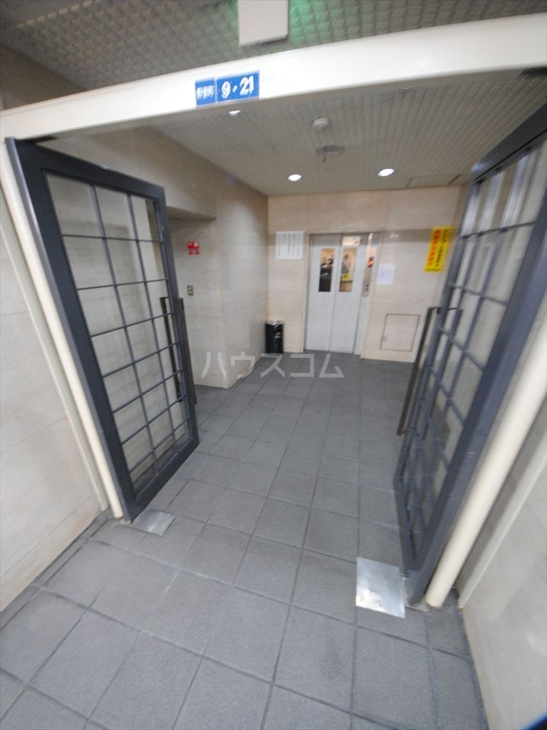 14/20 エントランス