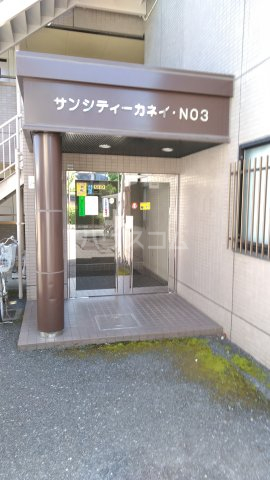 28/30 エントランス