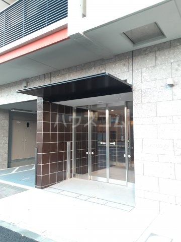 26/30 エントランス