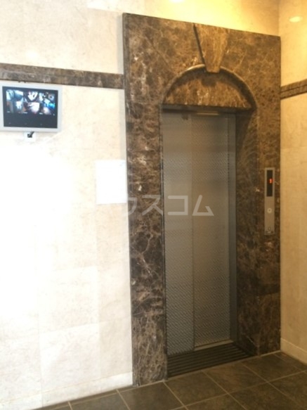 22/29 エントランス