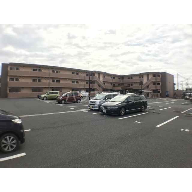 16/19 駐車場