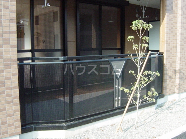 20/27 バルコニー