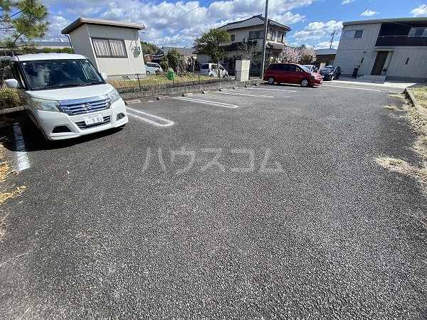 25/30 駐車場