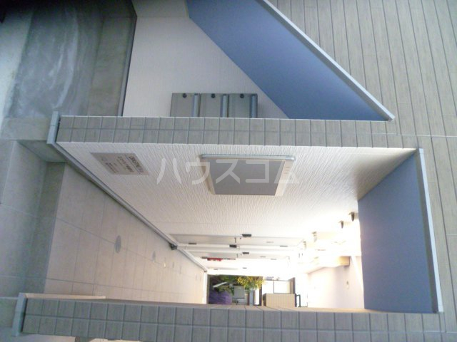 19/29 エントランス