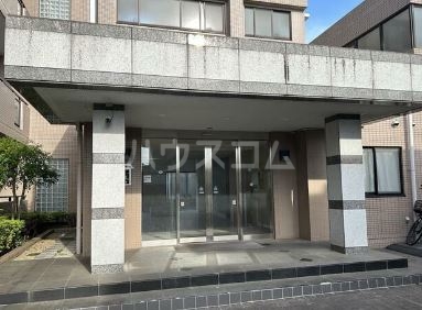 17/27 エントランス