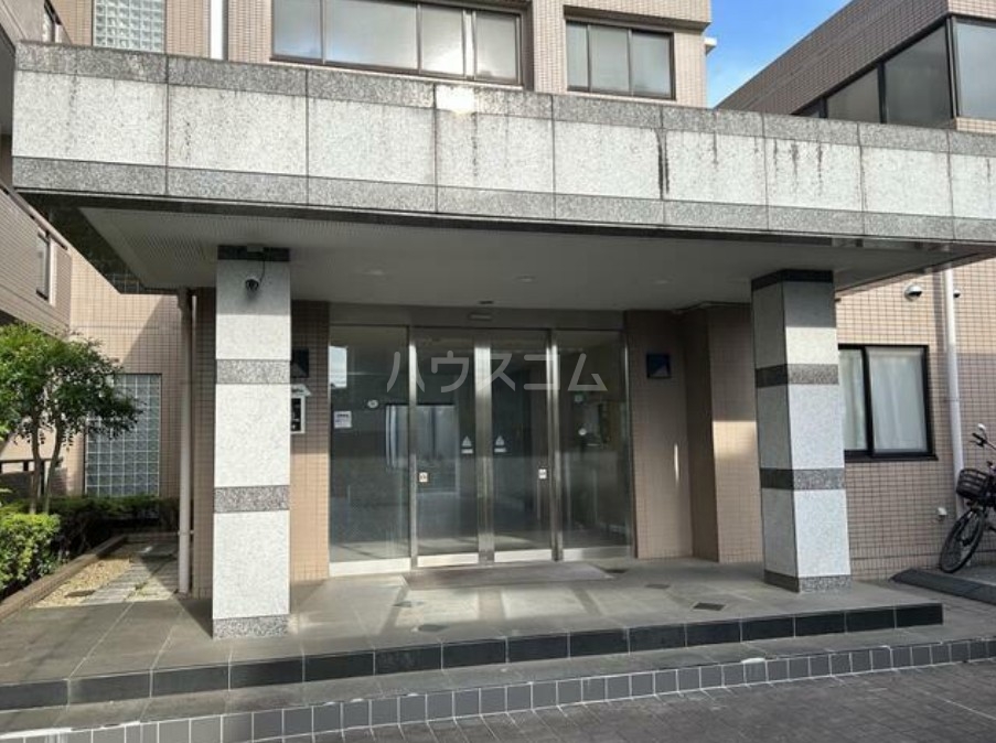 17/27 エントランス