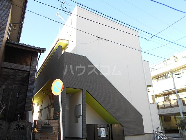 25/30 エントランス