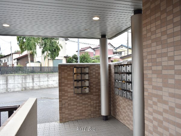 22/28 エントランス