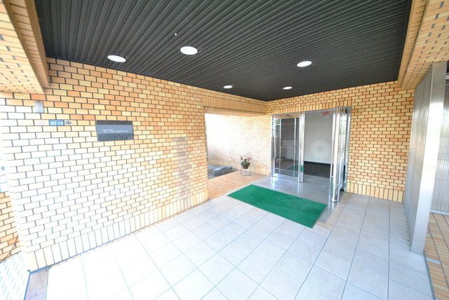 17/27 エントランス