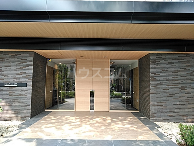 22/30 エントランス