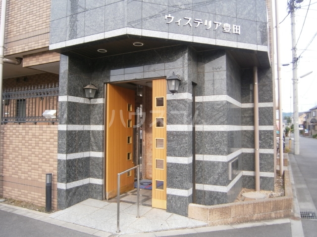 21/30 エントランス