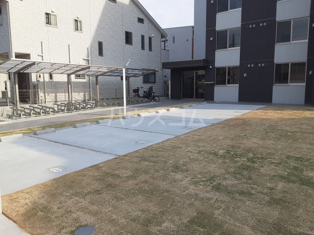22/26 駐車場