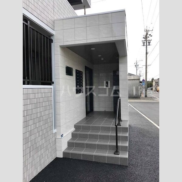 17/20 エントランス