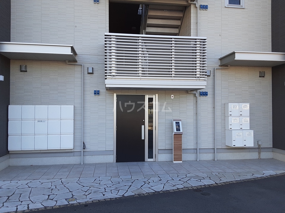 21/25 エントランス