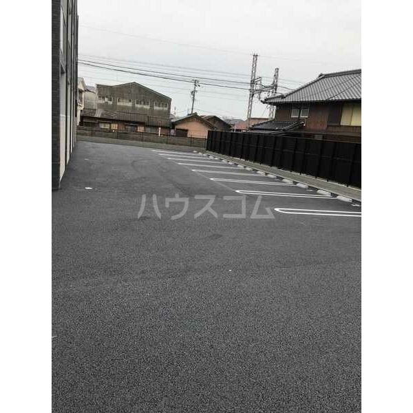 18/20 駐車場