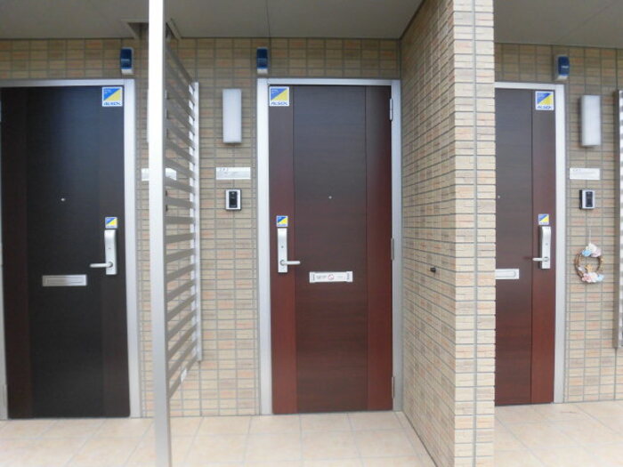 26/29 エントランス