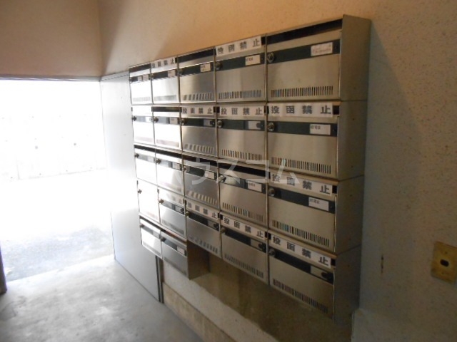 17/23 エントランス