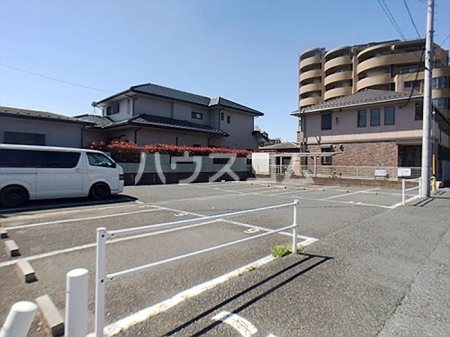 13/15 駐車場