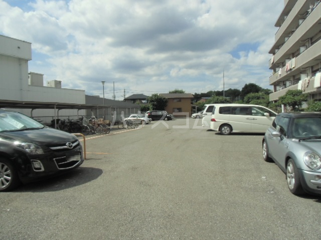24/27 駐車場