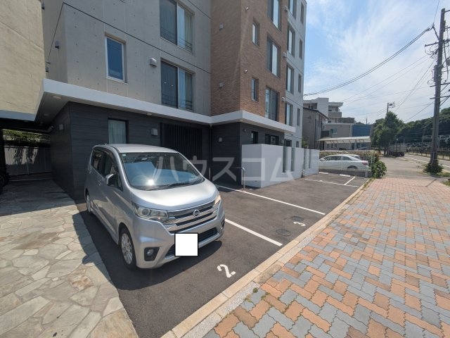 23/28 駐車場