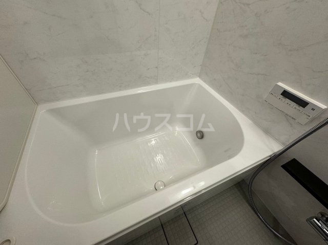13/27 浴室